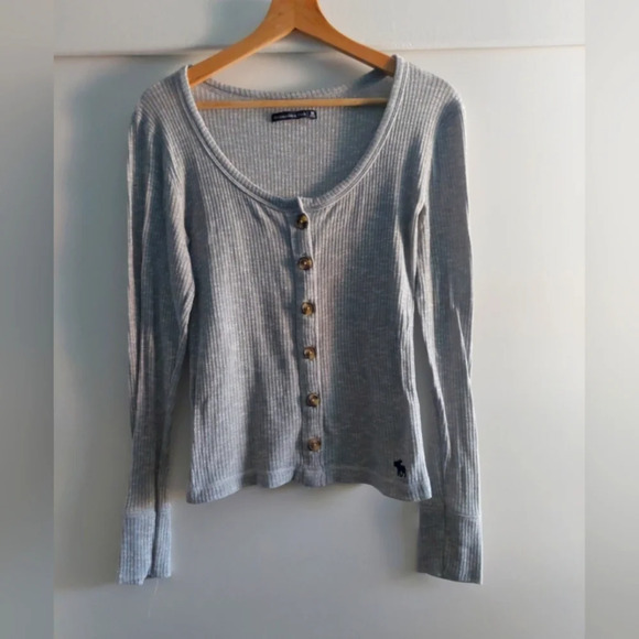 Abercrombie & Fitch Gray Ribbed Knit Cardigan Size Medium embroidered logo - Picture 1 of 5